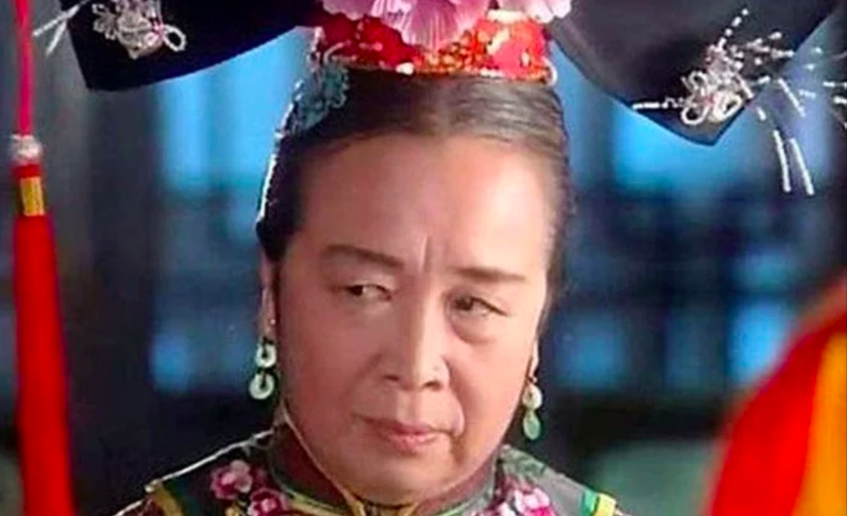 Diễn vai ác quá xuất sắc, "Dung ma ma" từng bị ném trứng, taxi từ chối chở