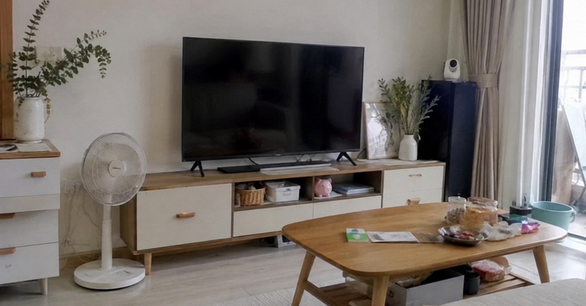 Vì sao ngày càng nhiều gia đình không còn đặt tivi lên kệ? 2 cách bố trí đang phổ biến trong nhà hiện đại