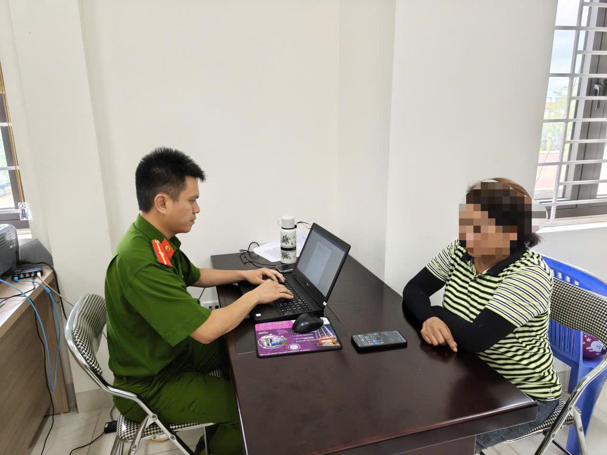 Nhận cuộc gọi video từ Zalo "Nguyễn Văn Nam", người phụ nữ SN 1966 lập tức đi trình báo công an