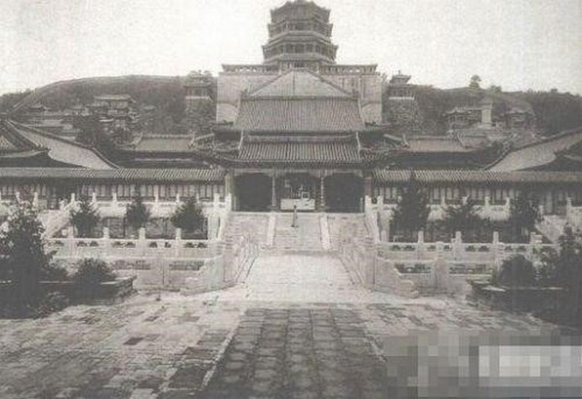 Đang xây tháp 9 tầng, vua Càn Long bất ngờ ra lệnh dừng: 8 chữ bí ẩn dưới lòng đất khiến hoàng đế sợ hãi
