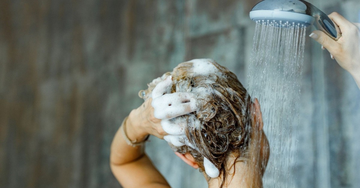 Vì sao không nên gội đầu mỗi ngày?
