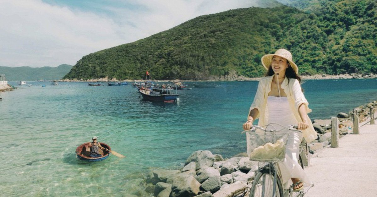Địa điểm được truyền tai nhau là nơi có nước biển trong nhất Việt Nam, đến nay vẫn chưa từng có khách sạn nào
