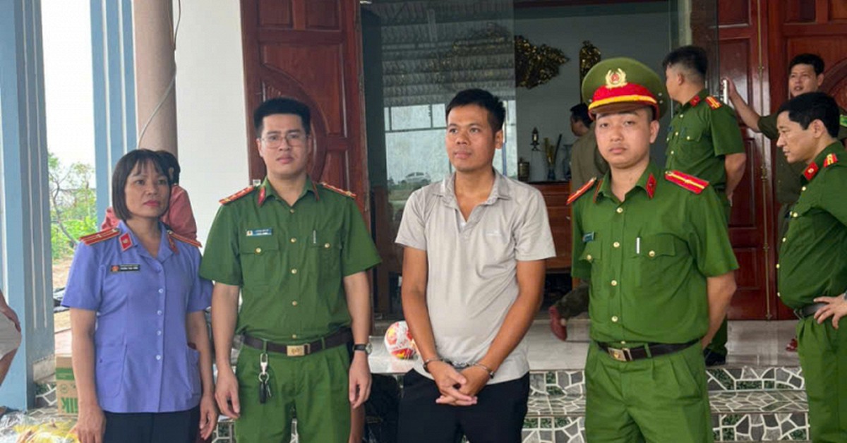 Bắt tạm giam người đàn ông nhận chiếc điện thoại 19 triệu đồng của shipper nhưng không trả tiền