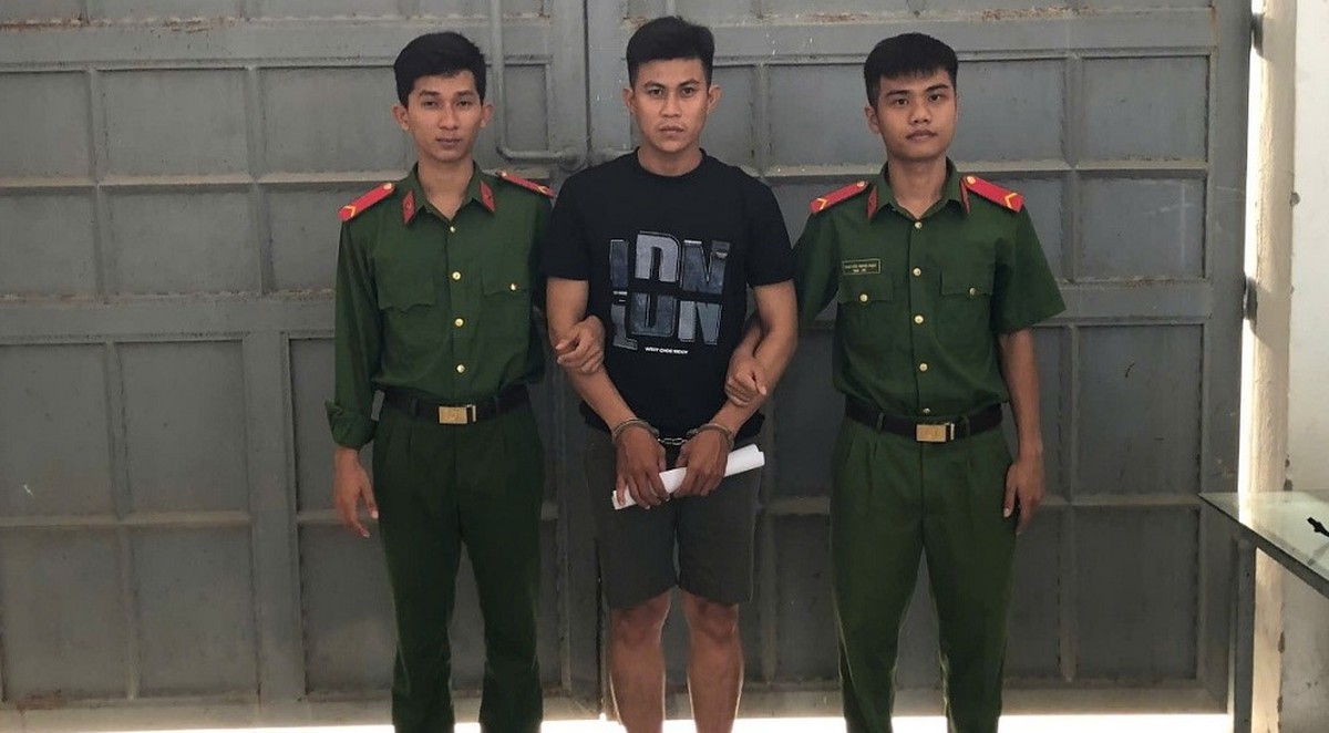 Bắt tạm giam môi giới bất động sản Phan Văn Phước SN 1992