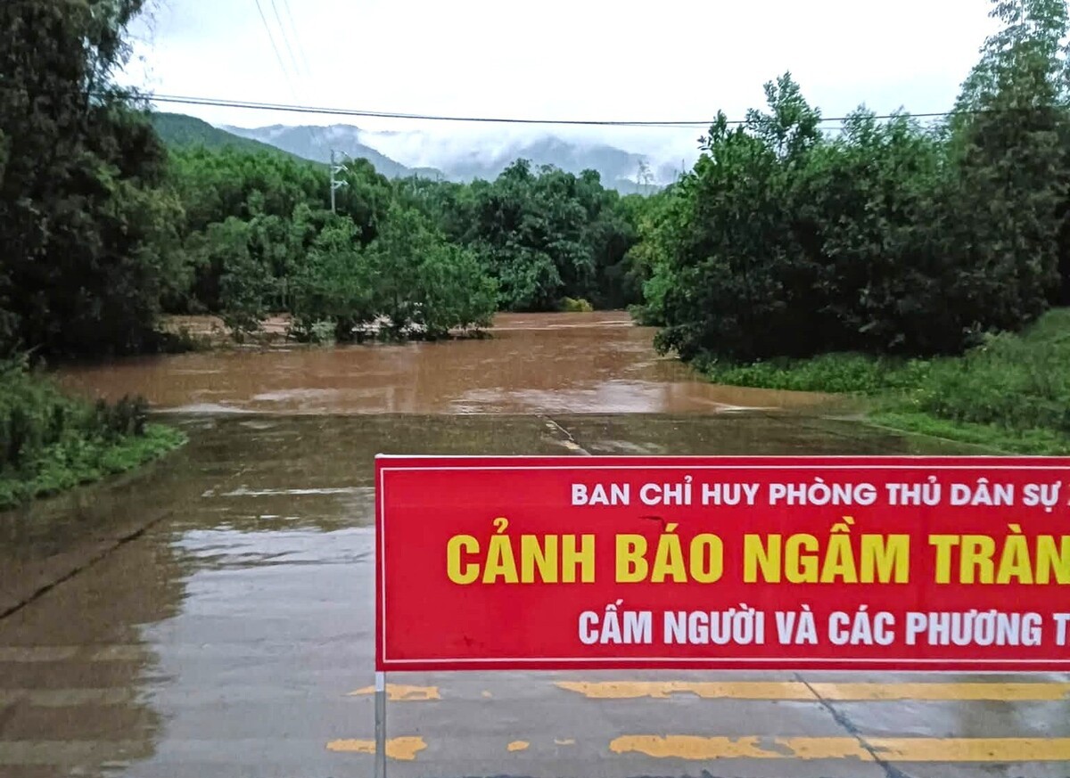 Mưa lũ chia cắt nhiều thôn bản miền núi, Bắc Ninh khẩn cấp di dời dân