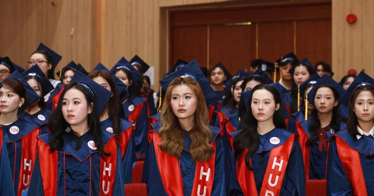 ĐH Ngân hàng TPHCM dừng thu học phí quá hạn sau phản ứng của sinh viên