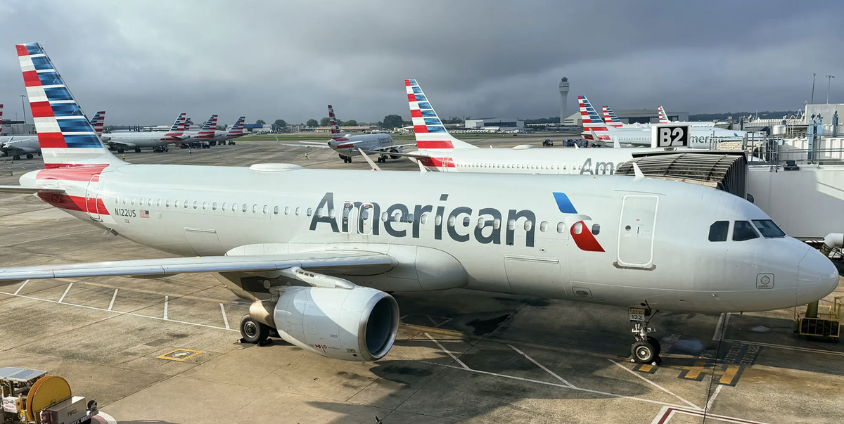 Khoảng 5 hành khách bị bỏng sau khi laptop bốc cháy trên chuyến bay American Airlines