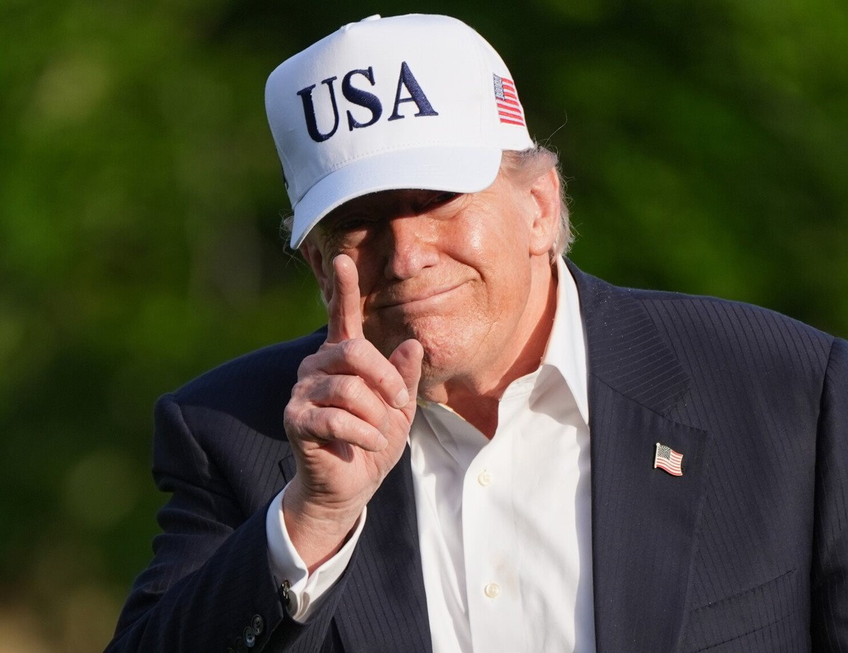 Hơn 1.000 giao dịch tài chính trong 1 tháng hé lộ động thái lớn của Tổng thống Trump