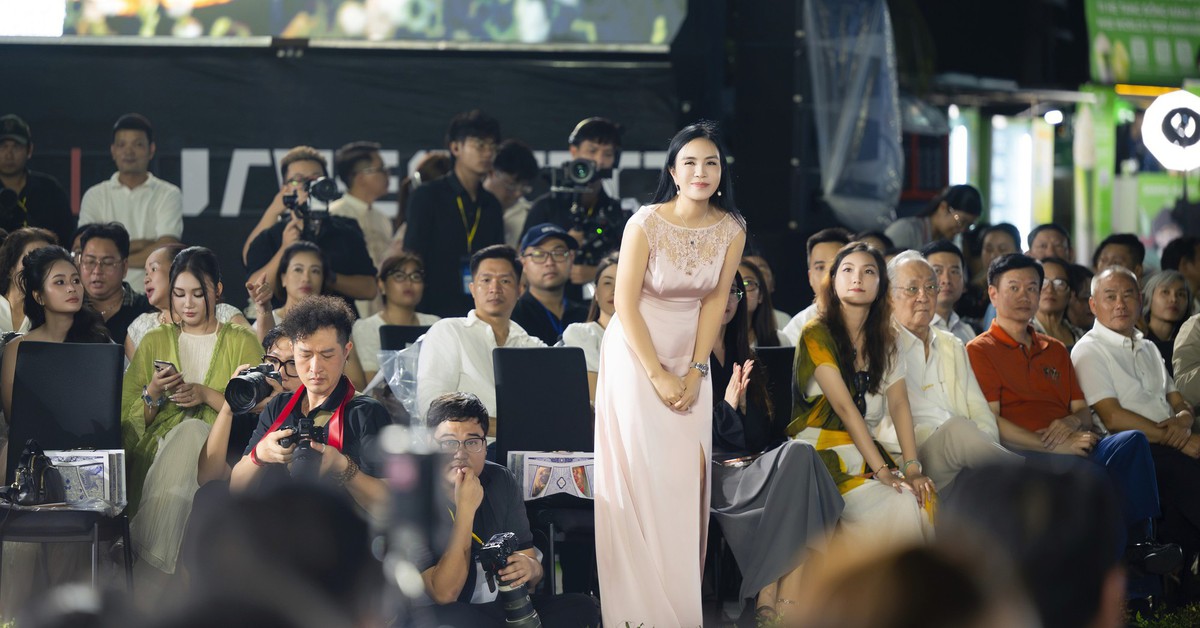 Người phụ nữ Việt đứng sau thương hiệu hơn 130 cửa hàng, đồng hành cùng dàn mỹ nhân quốc tế tại sự kiện chưa từng có ở Việt Nam