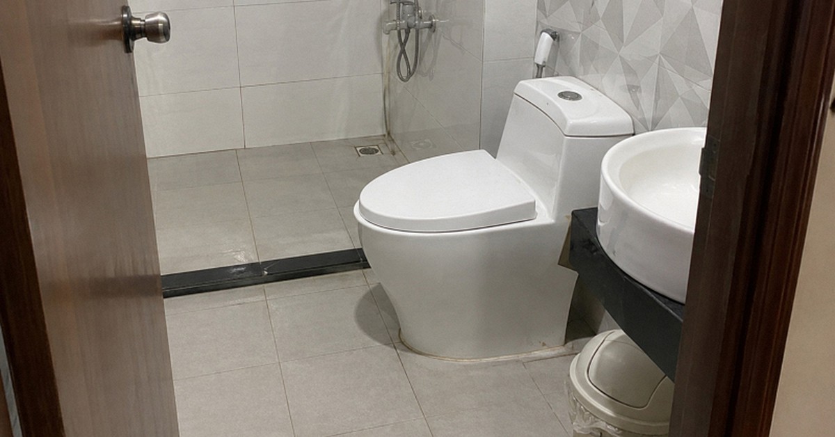 Bồn cầu bị tắc nên làm gì đầu tiên?