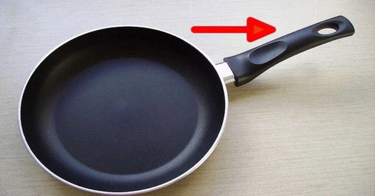 Chiếc lỗ ở cuối cán nồi, chảo dùng để làm gì? Hóa ra không chỉ để treo như nhiều người vẫn nghĩ