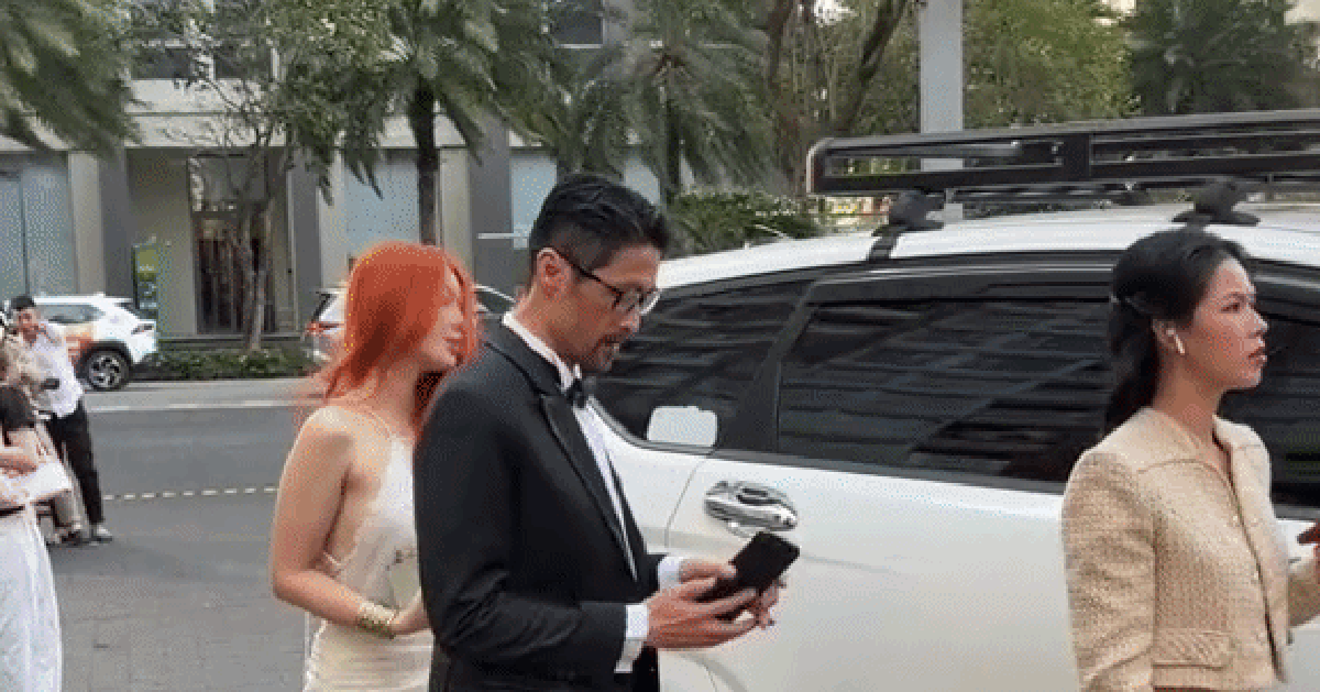 Thái độ của Johnny Trí Nguyễn với bạn gái kém 24 tuổi bị bàn tán