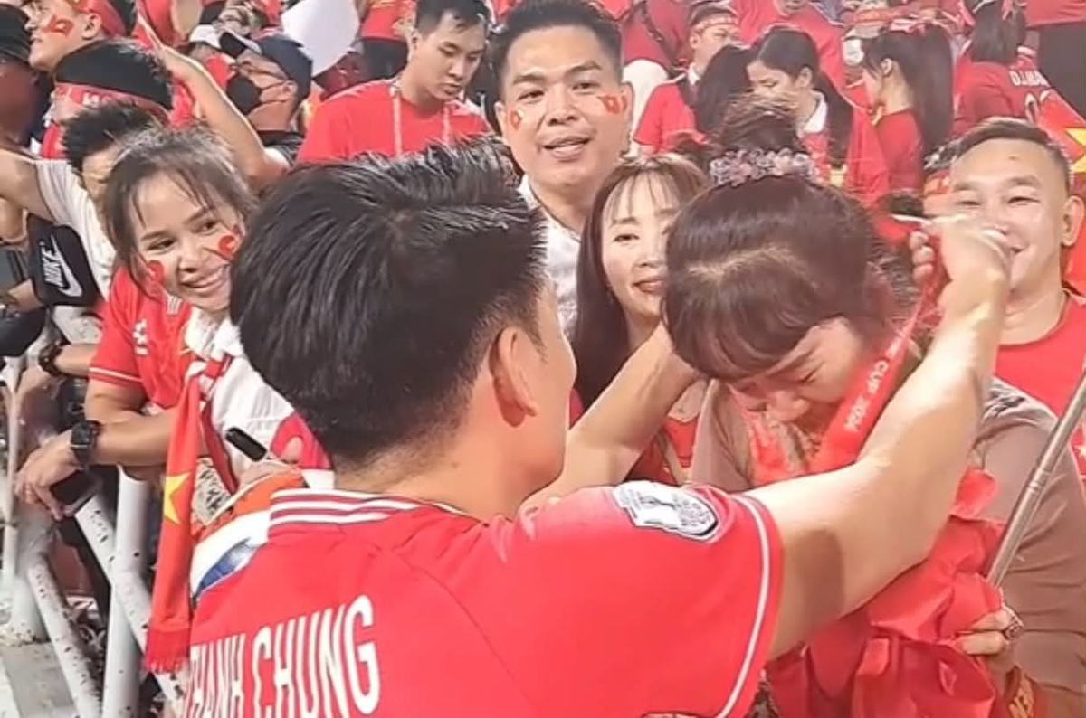 Mẹ Thành Chung tiết lộ biến cố gia đình, cố giấu để con trai tập trung thi đấu tại AFF Cup