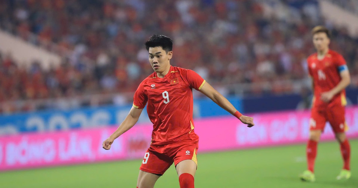 Phỏng vấn nóng Đình Bắc sau chức vô địch ASEAN Cup: "Kỷ nguyên vươn mình, cầu thủ nào cũng muốn vươn mình!"