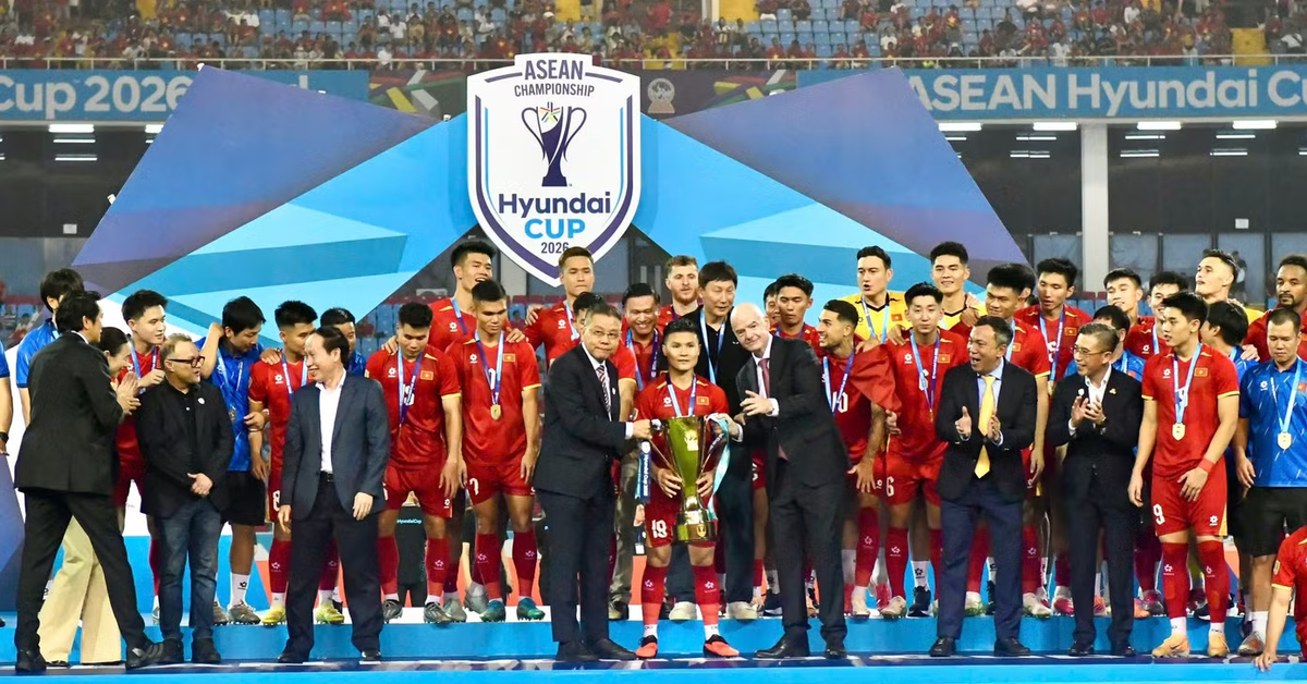 Xuân Son được nhận 1 xe ô tô, mỗi cầu thủ của tuyển Việt Nam được thưởng riêng 40 triệu đồng sau cúp vô địch Đông Nam Á