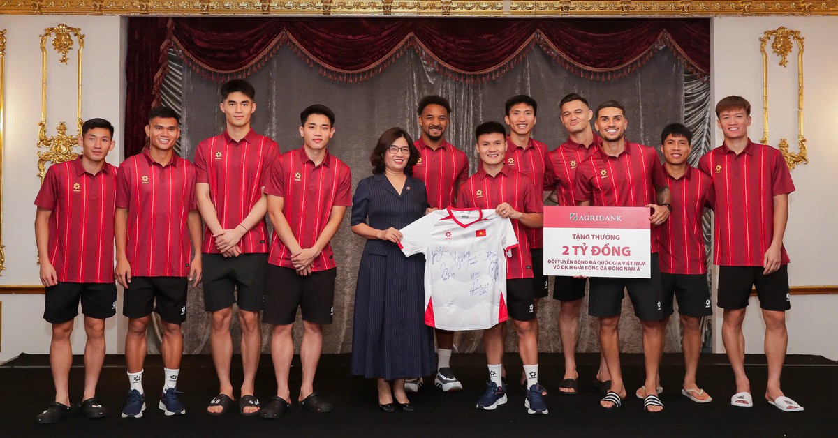 Agribank trao thưởng 2 tỷ đồng chúc mừng Đội tuyển Việt Nam vô địch ASEAN Cup 2026