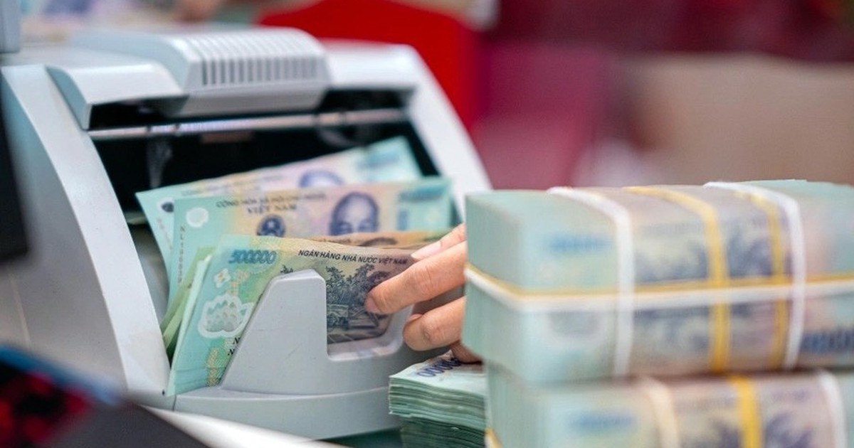 Hôm nay, nhiều người vội đi gửi tiết kiệm sau khi đội tuyển Việt Nam thắng Thái Lan
