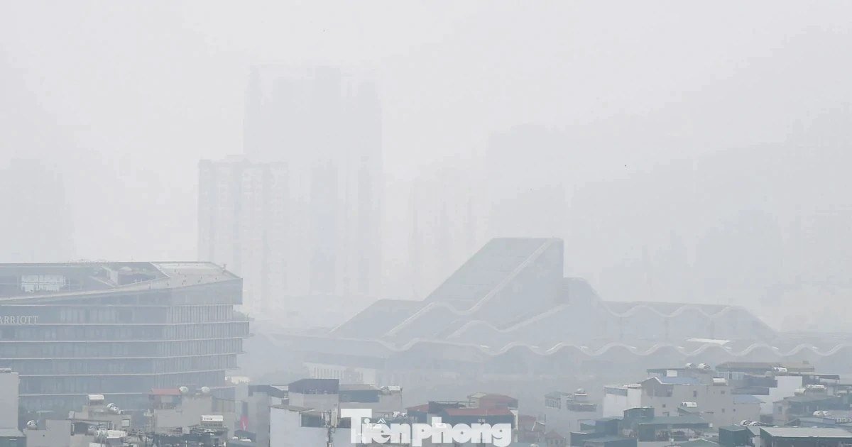 Hà Nội mù mịt trong ngày ô nhiễm không khí đứng thứ hai thế giới