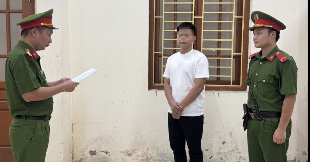 Công an kiểm tra một cơ sở kinh doanh quần áo: Ra quyết định khởi tố ông chủ