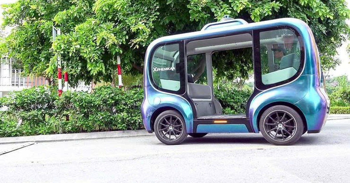 Công ty của giáo sư giàu nhất sàn chứng khoán được thử nghiệm robotaxi tự hành, robot giao hàng, dọn vệ sinh ở Hà Nội