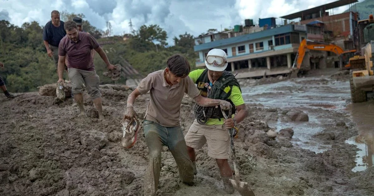 Hơn 100 người mắc kẹt trong đường hầm thủy điện sau lũ quét ở Nepal