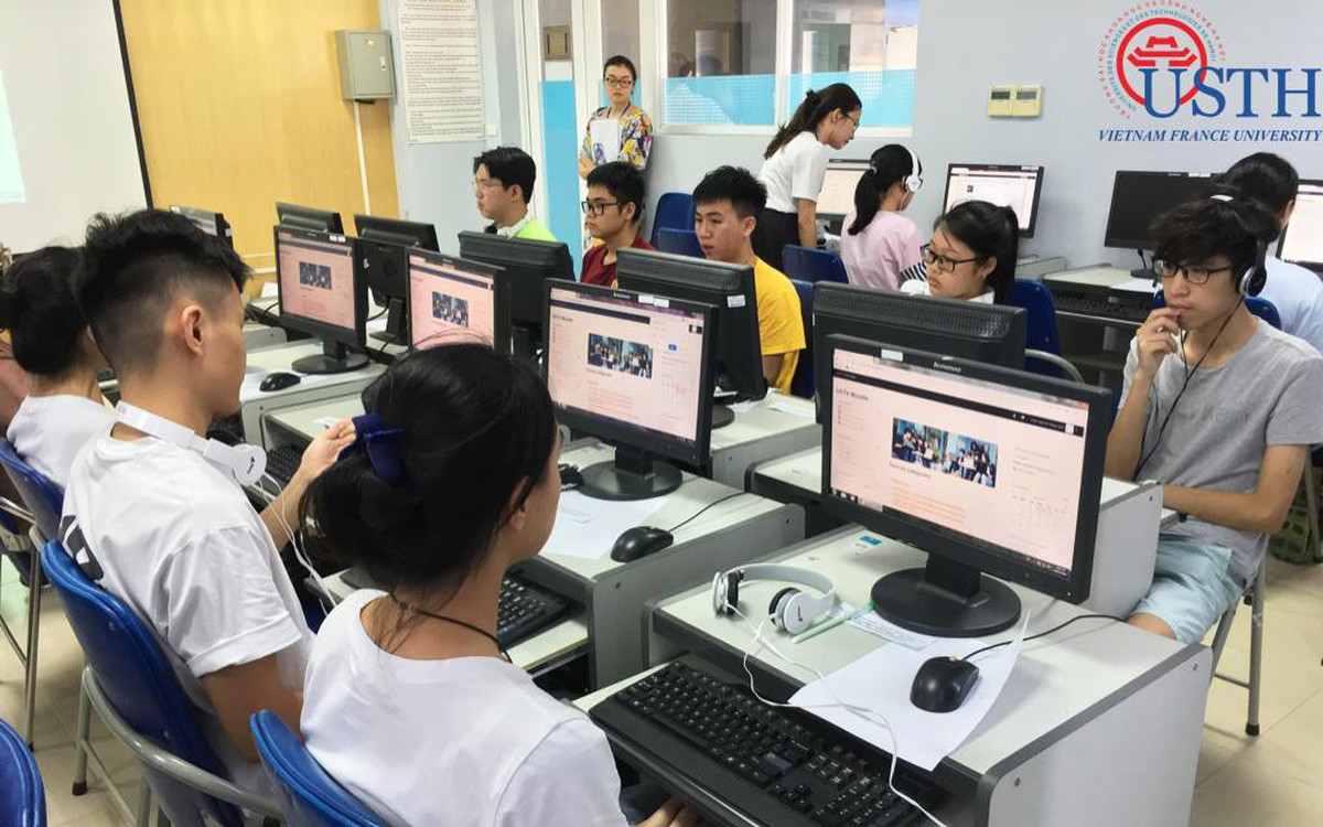 Nhập học Đại học 2026 – Lợi thế giúp tân sinh viên vượt qua rào cản ngoại ngữ