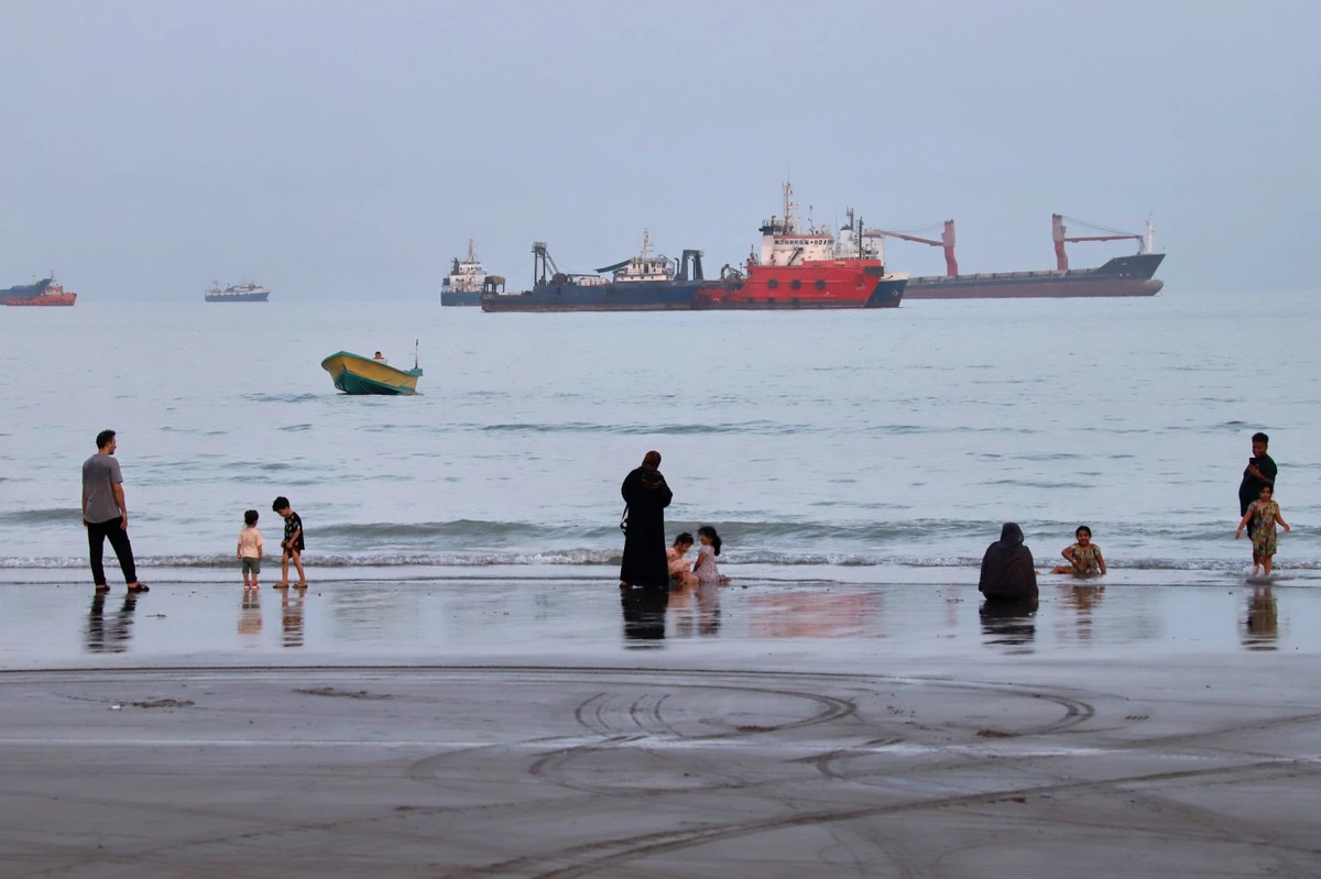 Iran tuyên bố nắm quyền kiểm soát "mang tính quyết định" với eo biển Hormuz
