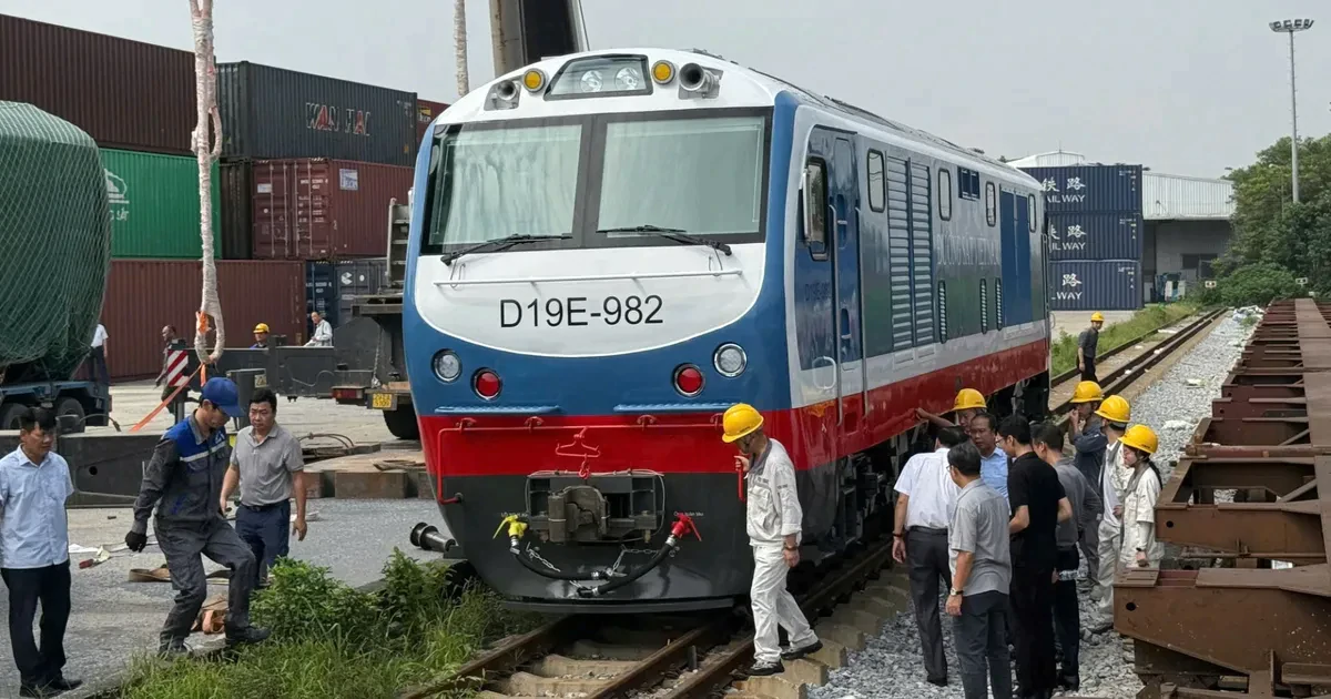 Đường sắt Việt Nam tiếp nhận lô đầu máy mới đạt tốc độ lớn nhất 120km/giờ