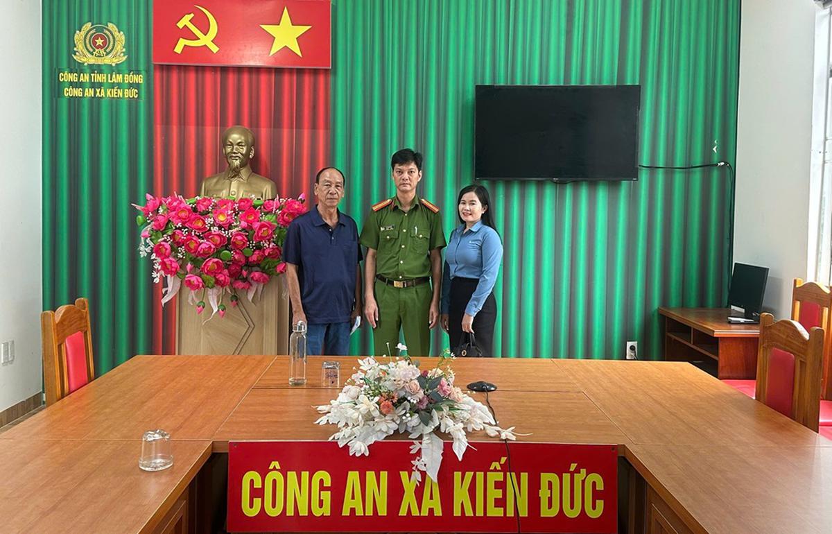 Phát hiện giao dịch chuyển khoản 490 triệu đồng đến tài khoản của Vũ Thị Sinh SN 1985, công an lập tức xác minh