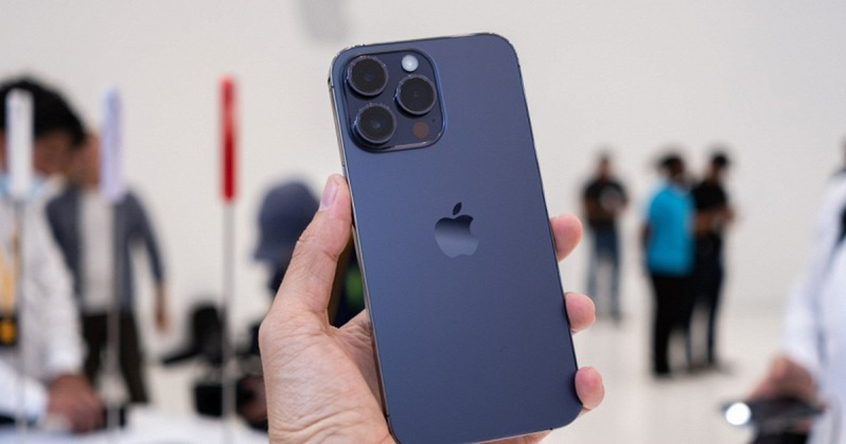 Nhiều mẫu iPhone cũ giảm giá kỷ lục, có mẫu chỉ còn hơn 5 triệu đồng