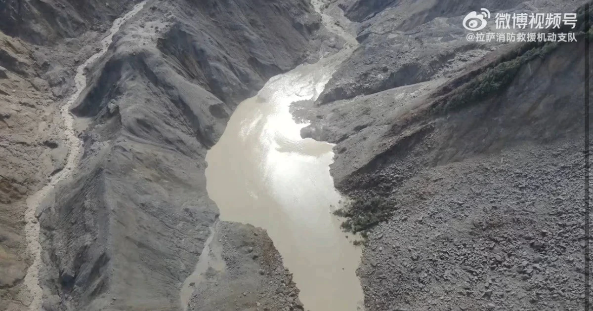 Ấn Độ cảnh giác với hàng ngàn hồ trên núi sau thảm hoạ ở Nepal