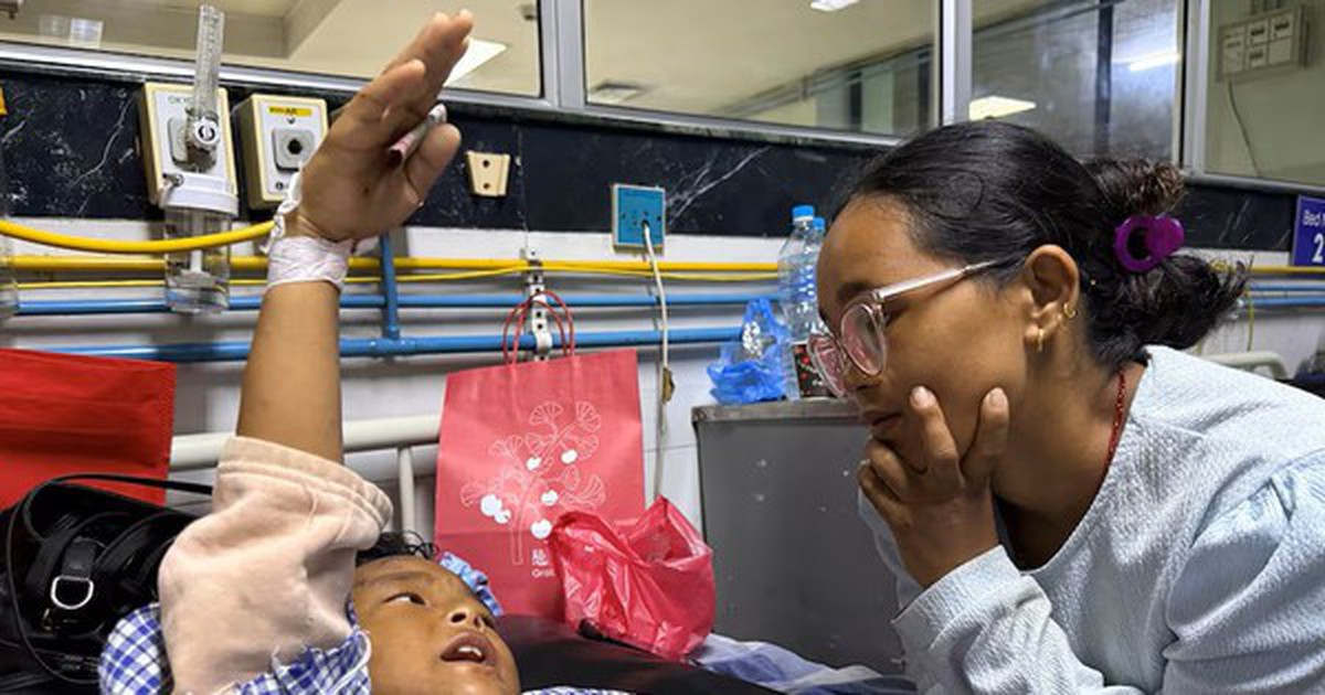 Cậu bé thoát chết kỳ diệu giữa thảm họa Nepal