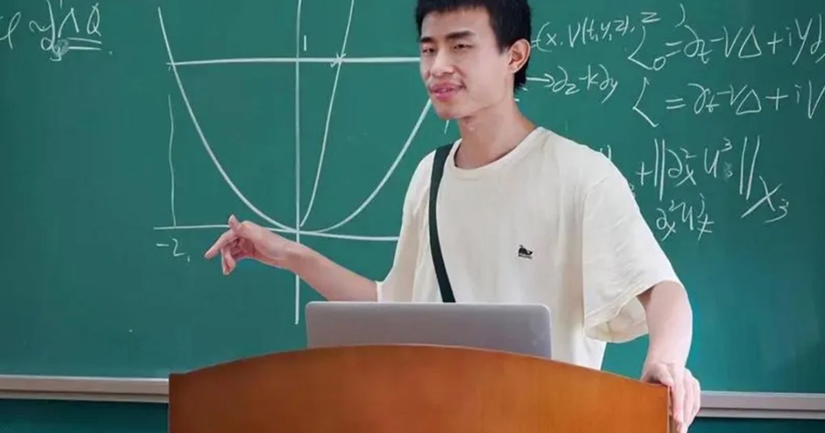 “Vi Thần” Bắc Đại gây sốt khi làm chủ biên sách bài tập toán, bán 26.000 bản chỉ sau 4 ngày