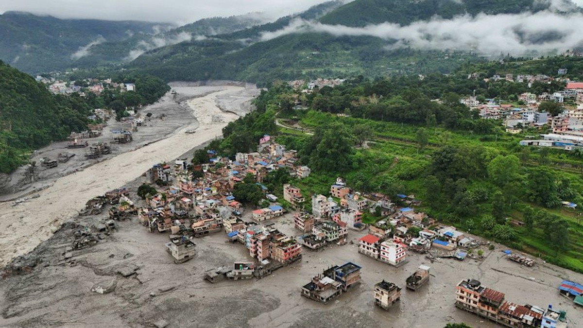 Bí ẩn sau trận lũ quét ở biên giới Nepal: Siêu đập 168 tỷ USD của Trung Quốc có phải "mồi lửa đốt cháy sông băng?"
