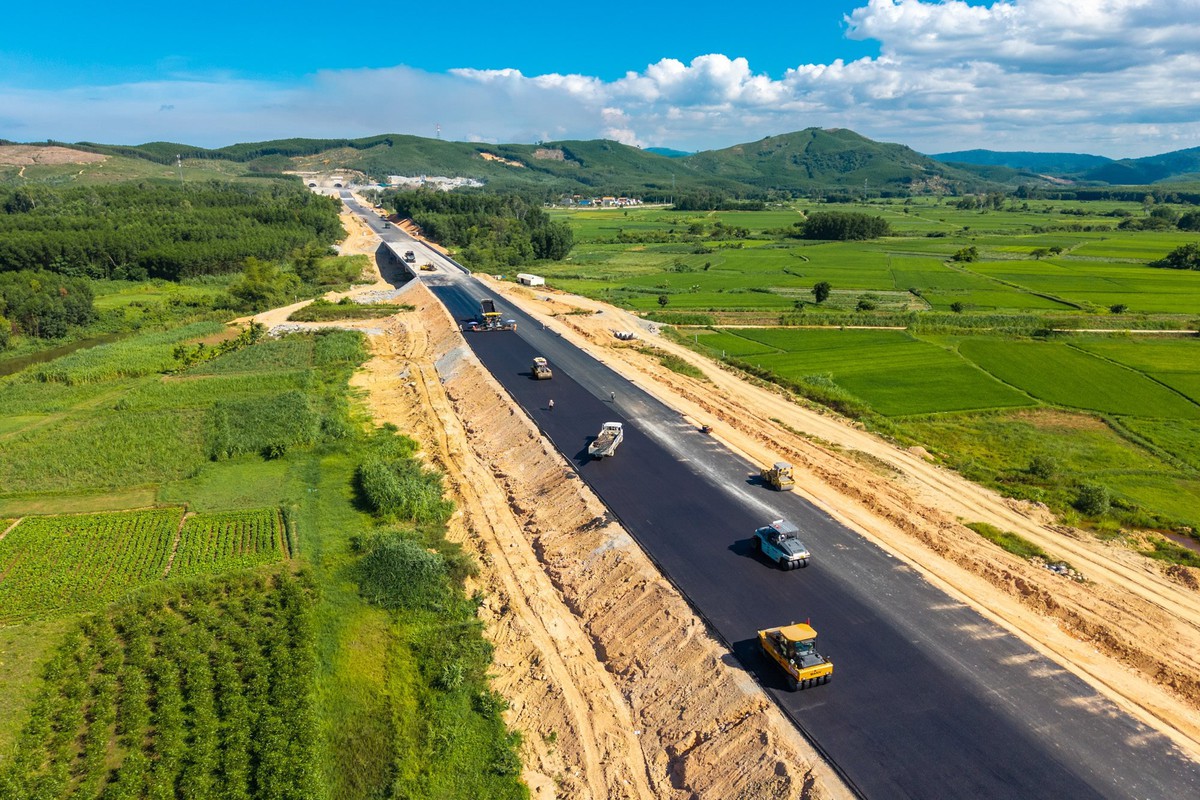 Thủ tướng Chính phủ yêu cầu đẩy nhanh tiến độ các dự án đường cao tốc tại khu vực phía Bắc