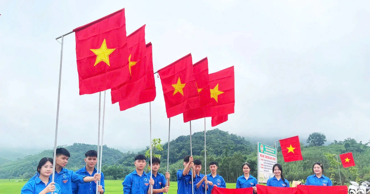 Mãn nhãn đường cờ Tổ quốc giữa núi rừng Bắc Ninh