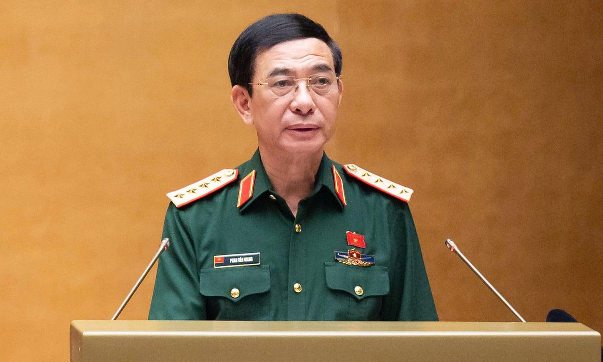 Đại tướng Phan Văn Giang trình đề xuất sửa chức vụ, hạn tuổi sĩ quan Quân đội