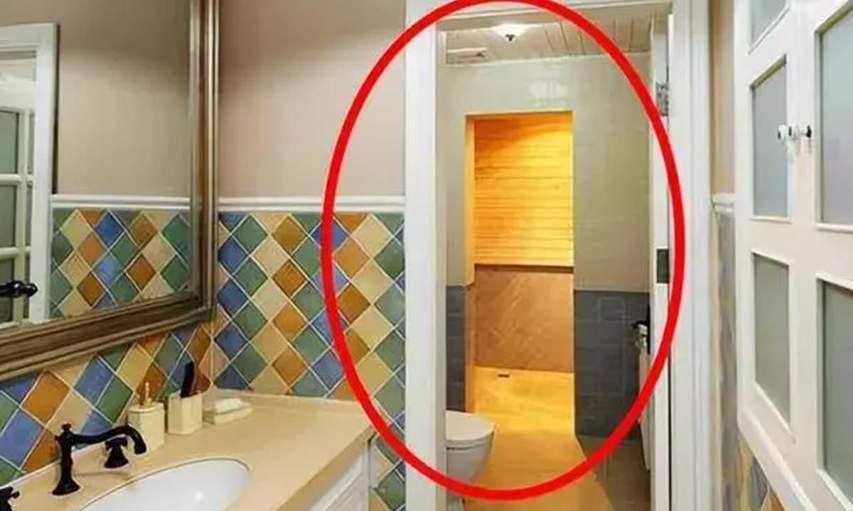 Vì sao ngày càng nhiều gia đình không còn đóng kín cửa ngay sau khi tắm hoặc đi vệ sinh?