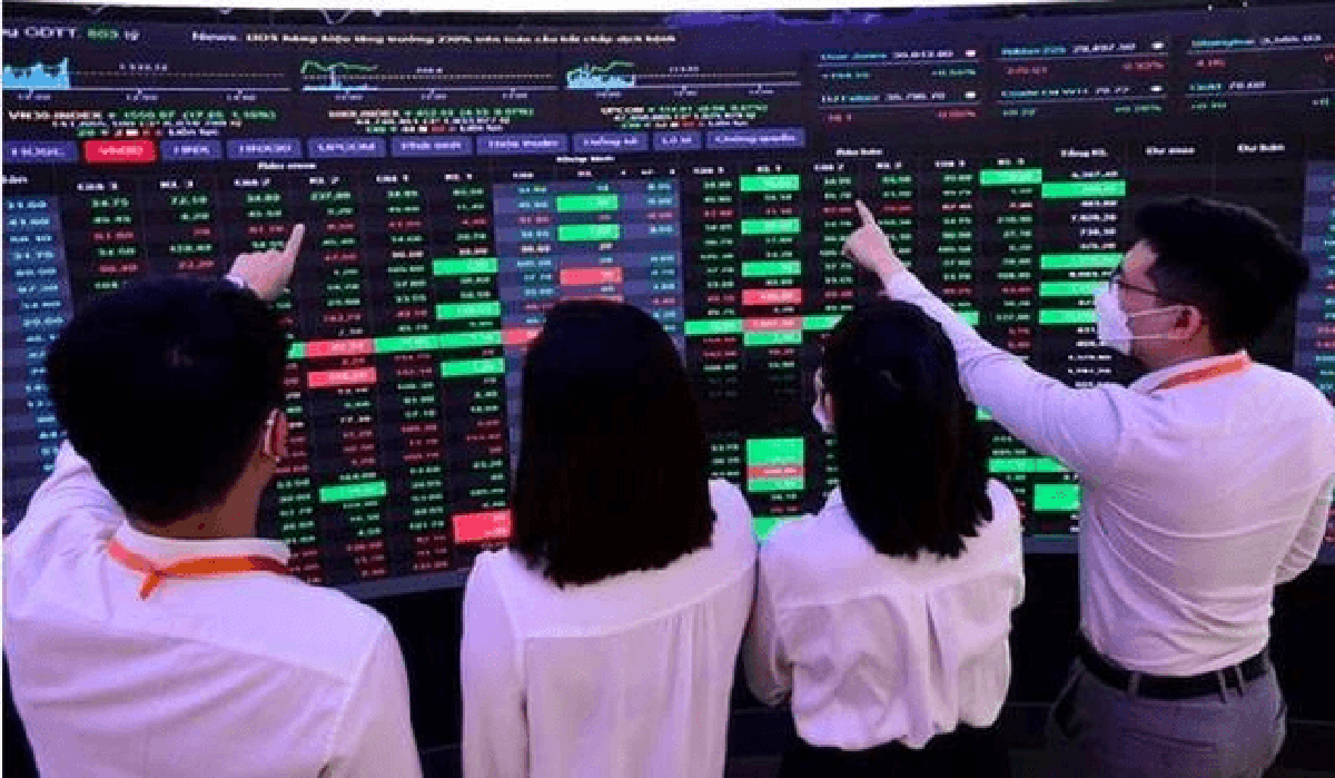 Hàng tỷ USD chờ đổ vào chứng khoán Việt Nam, loạt cổ phiếu được dự báo hút tiền mạnh