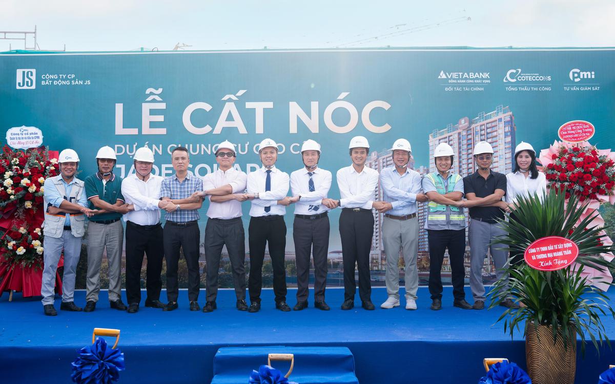 Jade Square cất nóc sau hơn 8 tháng thi công, dự kiến bàn giao từ quý III/2027