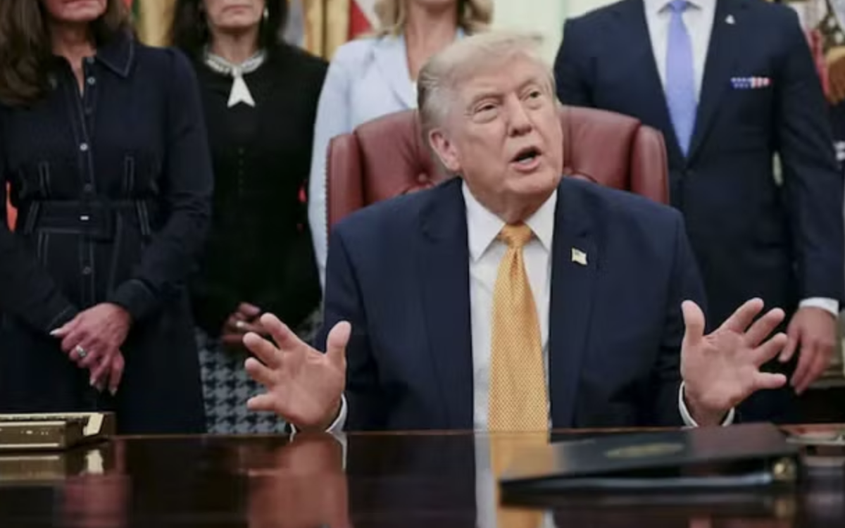 Tổng thống Trump chỉ trích các "ông lớn" dầu mỏ lãi đậm giữa xung đột Iran