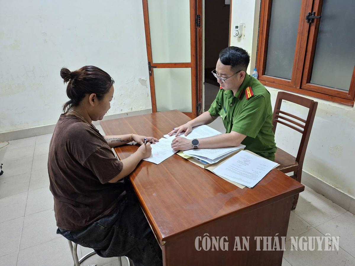 Bắt giữ môi giới Hoàng Thị Hà Trang SN 1988 và em gái họ