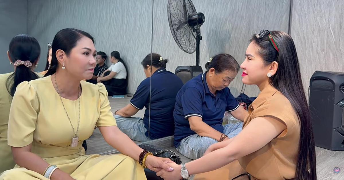 Nữ NSƯT vừa từ Mỹ về nước vội báo tin vui