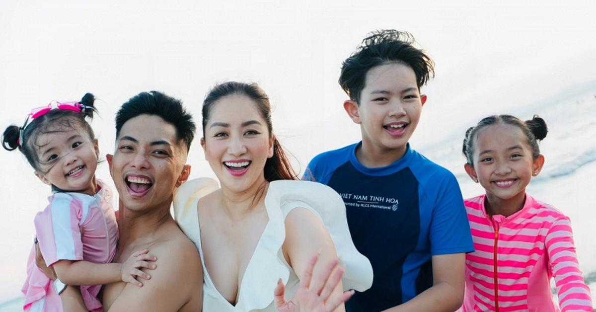 Đây là số tiền cần chi hàng năm nếu muốn vào học cùng trường con trai Khánh Thi - Phan Hiển: Xem con số "toát mồ hôi"