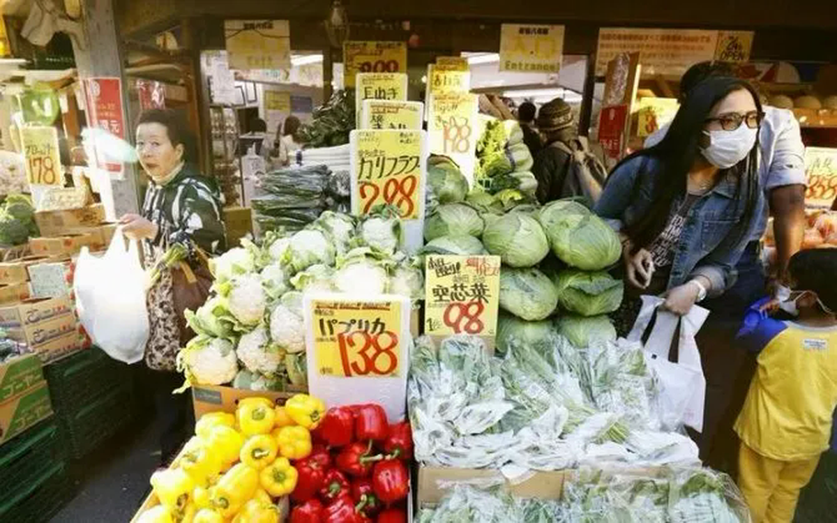 Nhật Bản lần đầu giảm thuế tiêu dùng sau gần 40 năm
