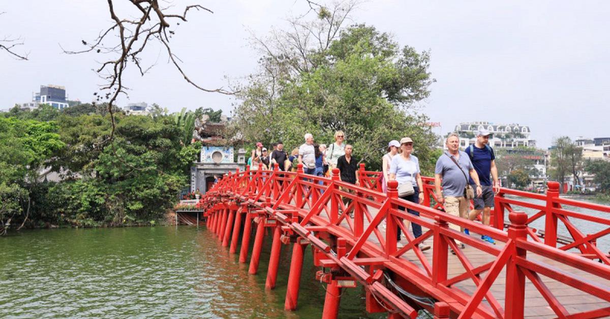 Quốc gia có lượng khách đến Việt Nam đông nhất ...