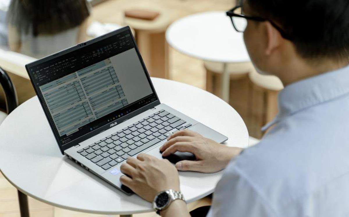 Lựa chọn laptop AI nào như món đầu tư xứng đáng cho 4 năm đại học?