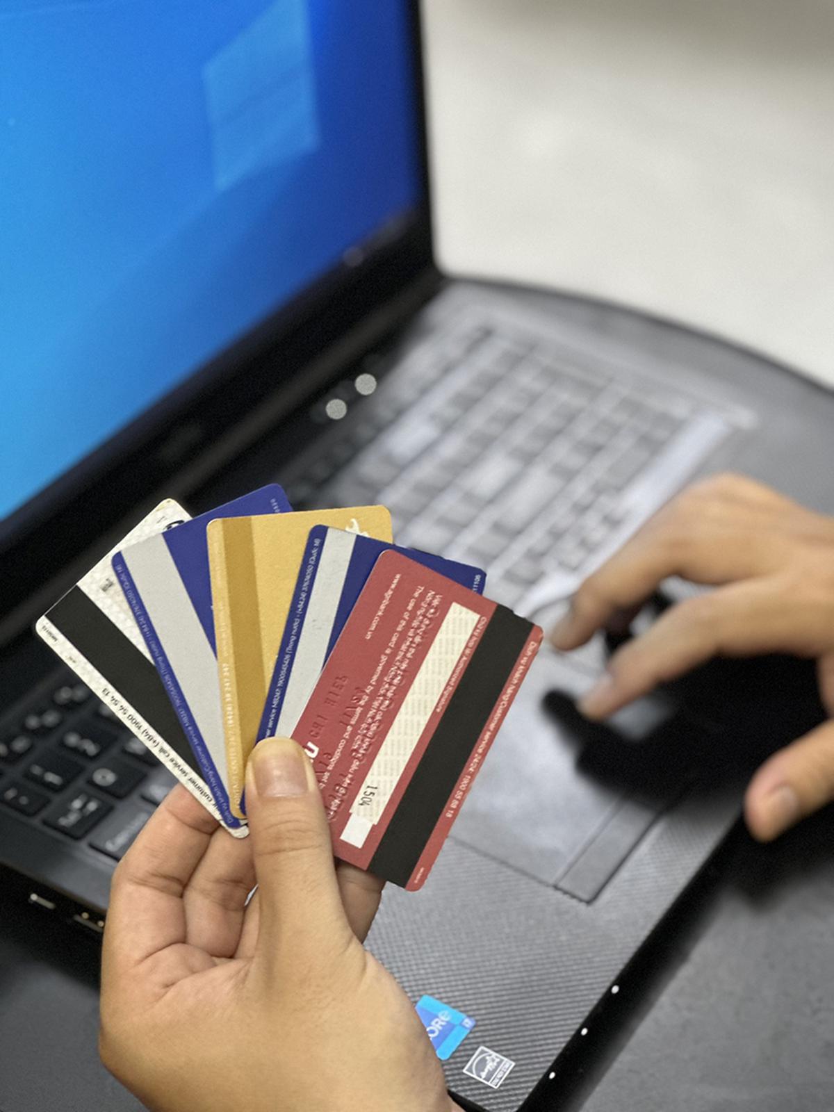 Mức phạt lên đến 200 triệu đồng nếu người dùng tài khoản ngân hàng có hành vi sau