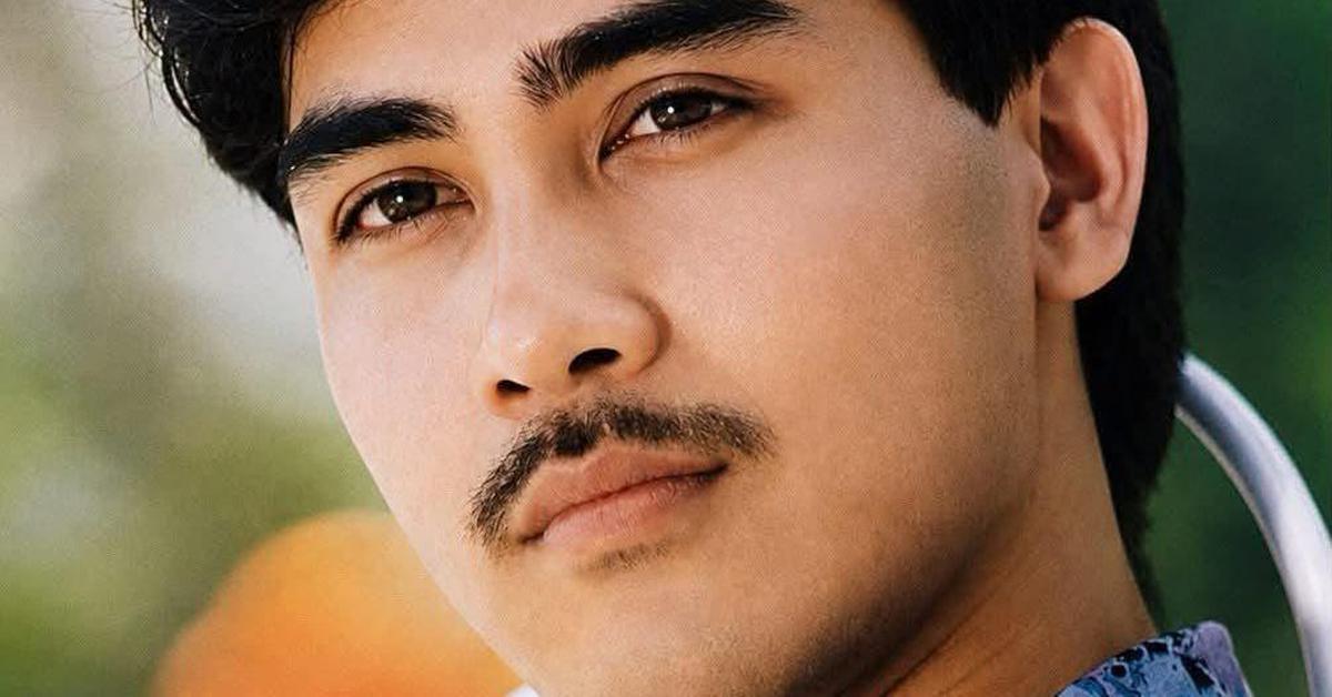 Vẻ đẹp lãng tử của Phó chủ tịch Hội Điện ảnh Việt Nam khiến nữ đại gia yêu suốt 20 năm