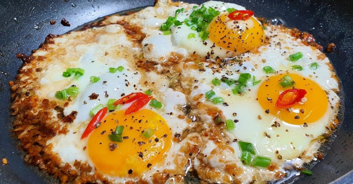 4 thói quen khi rán trứng CẦN BỎ NGAY